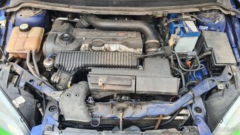 Ford focus 2,5 ST - 305 koní, rv: 2007, najeto 170 000km - 9