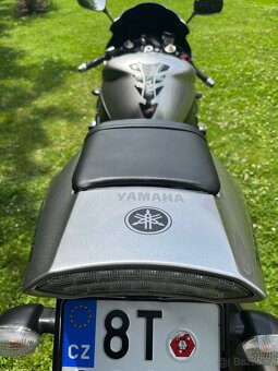 Yamaha R1 - 9