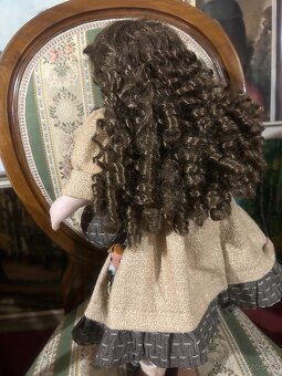 Porcelánová panenka - 9