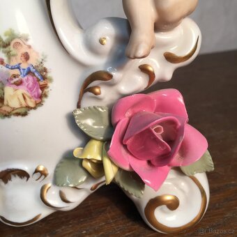 Porcelánové hodiny andělíček amorek květy DRESDEN - 9
