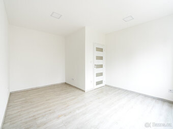 Pronájem bytu 3+1, Rosečská, Krč, 32900 Kč/měs, 84 m2 - 9