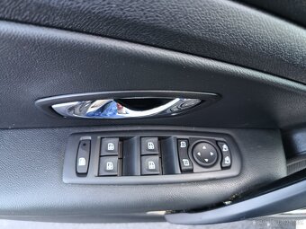 RENAULT FLUENCE 1.6 - 9