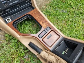 BMW E39 díly - usa světla, kožený tunel, koberečky - 9