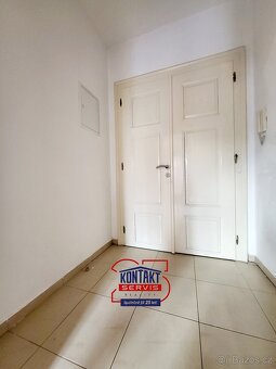 Pronájem bytu 2+1, 67 m2 s balkónem, centrum Českých Budějov - 9