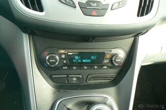 Ford Grand C-MAX 1.6i 110 kw 2011-7 míst - 9