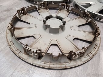 Poklice Ford, 4M51-1000-EB - 9