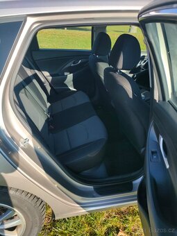 Hyundai i30 1.0 T-GDI 88 kW KOMBI – krásný stav, po servisu - 9