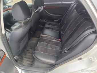 Toyota Avensis T25 combi D4D - 9