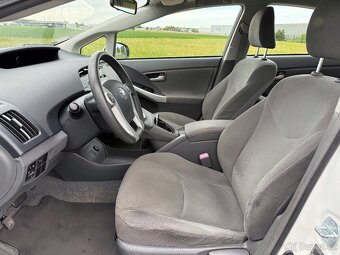 TOYOTA PRIUS 1.8 HYBRID //2011 147.800 KM 1.MAJITEL SERVISKA - 9