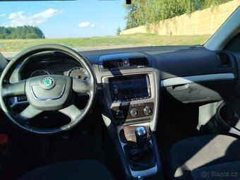 Škoda Octavia combi 1,6 mpi - 9
