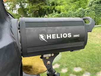 HELIOS 300C Kit - světla, softboxy, deštníky, stativy, atd. - 9