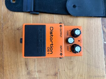 elektrická kytara +vybavení+ pedál BOSS DS-1Distortion - 9