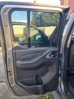 Nissan Navara 3.0 V6 dCi 170 kW Automat 4x4 - 9