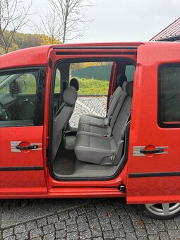Volkswagen Caddy 1.6i LIFE – MÁLO KM-- - 9