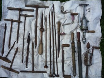 prodám velký plechový kufřík s nářadím zn.BOSCH a další..... - 9