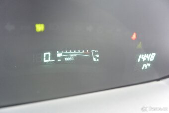 PRODÁM Toyota Yaris 1.3VVT-i 6kv 70tis km - 9
