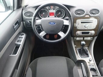 Ford Focus 1.6 i 74 kW 16V Ghia - 9