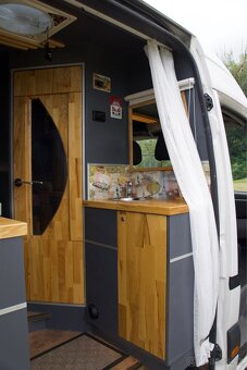 Obytná dodávka - 9