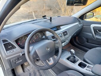 Renault Laguna 2011 - 9