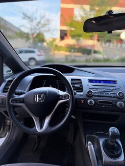 Honda Civic 8 Sedan 1.8vtec - 9