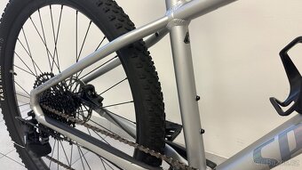 ZÁNOVNÍ SPECIALIZED ROCKHOPPER EXPERT, rám M - 9