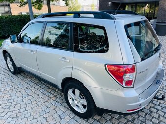 Subaru Forester 2.0i 4x4 MANUÁL VÝHŘEV SENZORY TAŽNÉ SERVISK - 9