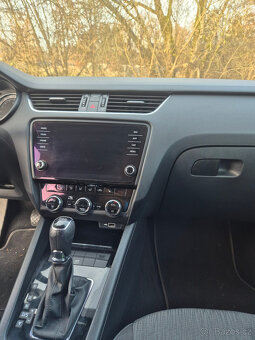 ŠKODA OCTAVIA 3 DSG - 9