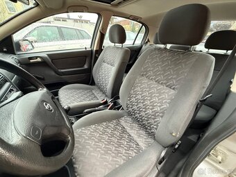 Opel Astra 1.2 - 9