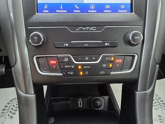 Ford MONDEO 2,0 TDCi 110kW TITANIUM ČR 2020 LED + NAVI - DPH - 9
