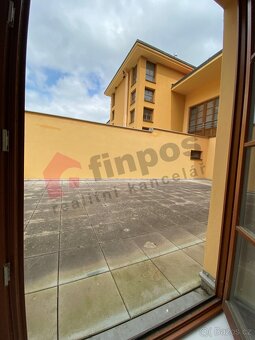 Prodej krásného bytu 4+kk Komens.nám. 93m2 + 49m2 terasa ve - 9