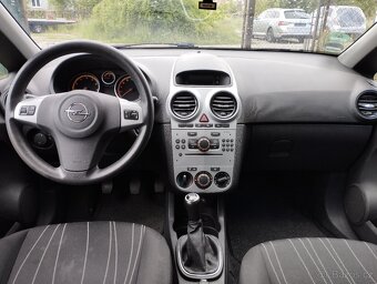 Opel Corsa D 1,2 benzín Top výbava - 9