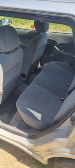 Ford Focus 1 6 - 9