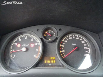 Opel Zafira, 1,6 16V 85kW 7.míst - 9