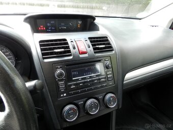 Subaru XV 2.0i 110 kW 1.MAJITEL SERVISKA NOVÁ STK r.v. 2013 - 9