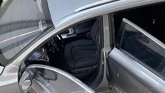 Audi Q7 2009 Kyosho 1:18 - 9