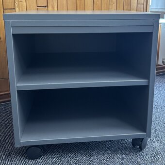 Prodáme kompletní vybavení kanceláře – špičková kvalita - 9