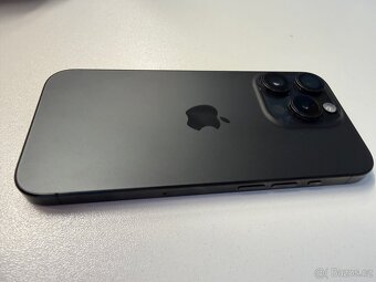 Apple iPhone 15 Pro 256GB černý titan - 9