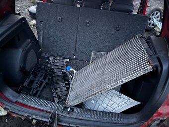 skoda Fabia 2 / Roomster dily . - 9