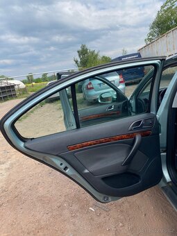 Octavia2 po faceliftu2009,kód barvy 9559 najeto 220 t - 9