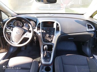 Opel Astra 106.000 km 2012 1.4 T benzín 1. Majitel . xenony - 9