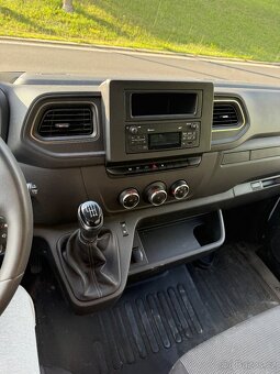 Renault Master 2.3 dCi 107 kW skříňová nástavba - 9
