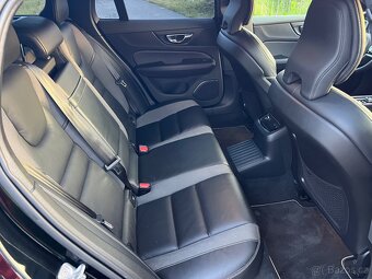 Volvo V60 R-Design Ed. Black T8 AwD - 9