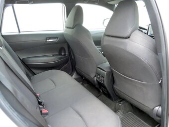 Toyota Corolla Cross, Comfort Business 2,0 Hybrid 4x 1 - 9