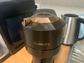 Prodam kavovarDelonghi nespresso VertuoNext na nahradni dili - 9