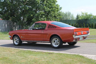 1966 Ford Mustang Fastback 289 V8, manuál, perfektní stav - 9