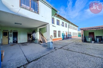 Prodej komerční budovy s pozemky – ideální pro podnikání na - 9