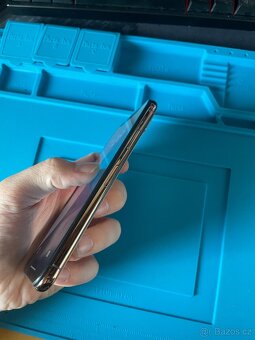 iPhone XS Gold 64GB, baterie 95% - 9