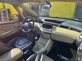 Prodám Renault avantime rv 2002 191xxx najeto
2.2 dci - 9