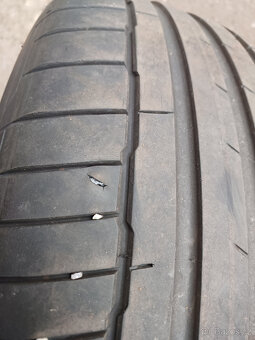 Samozacelující letní pneu značky Hankook Ventus S1evo 235/55 - 9