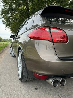 Porsche Cayenne Turbo 4.8 V8 580ps - 9